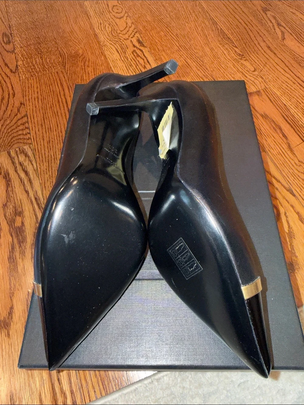 Saint Laurent Black Leather Pointed Pumps with Gold Band (BRAND NEW) - Picture 3 of 3